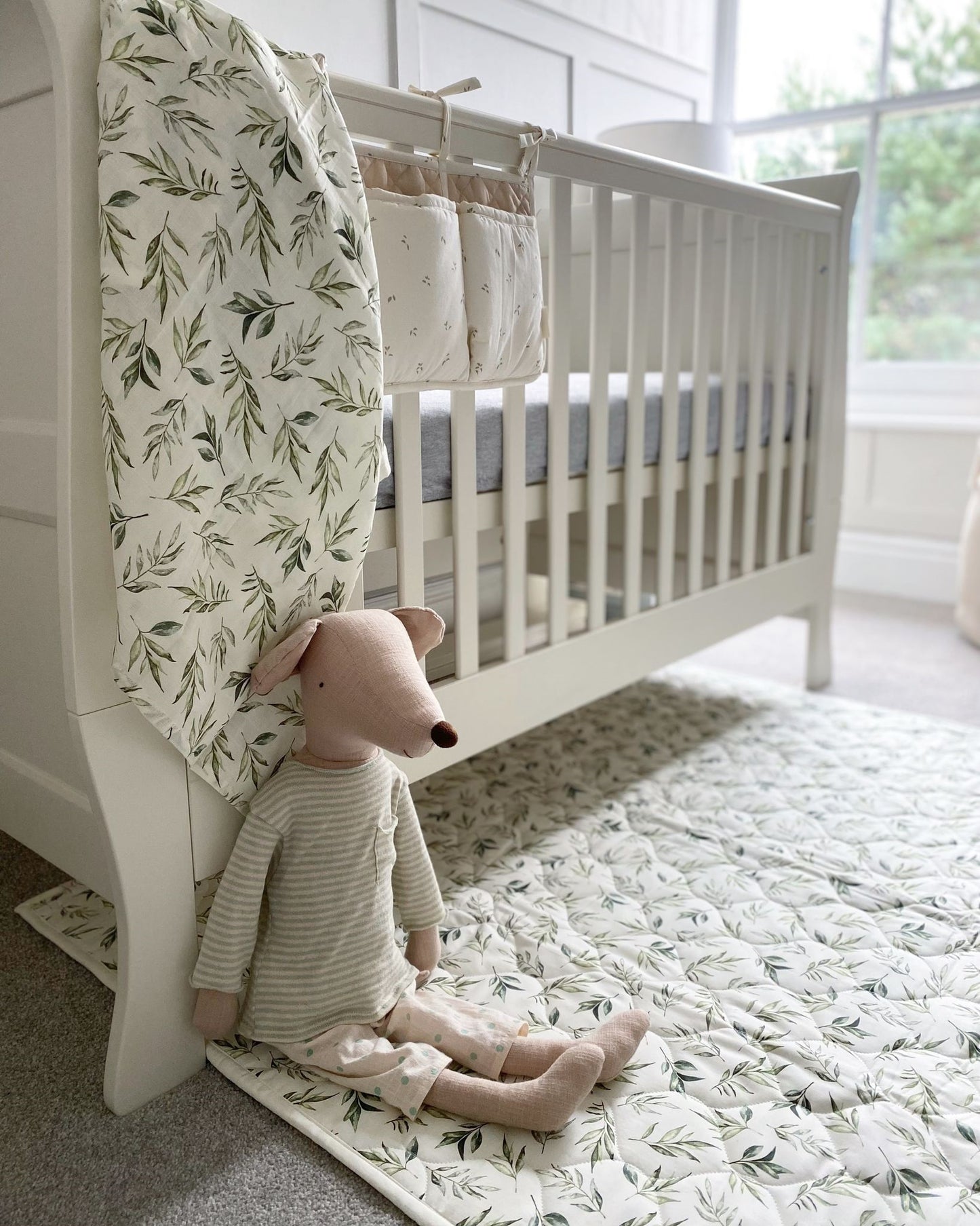 Linen Leaves Green Quilted Playmat