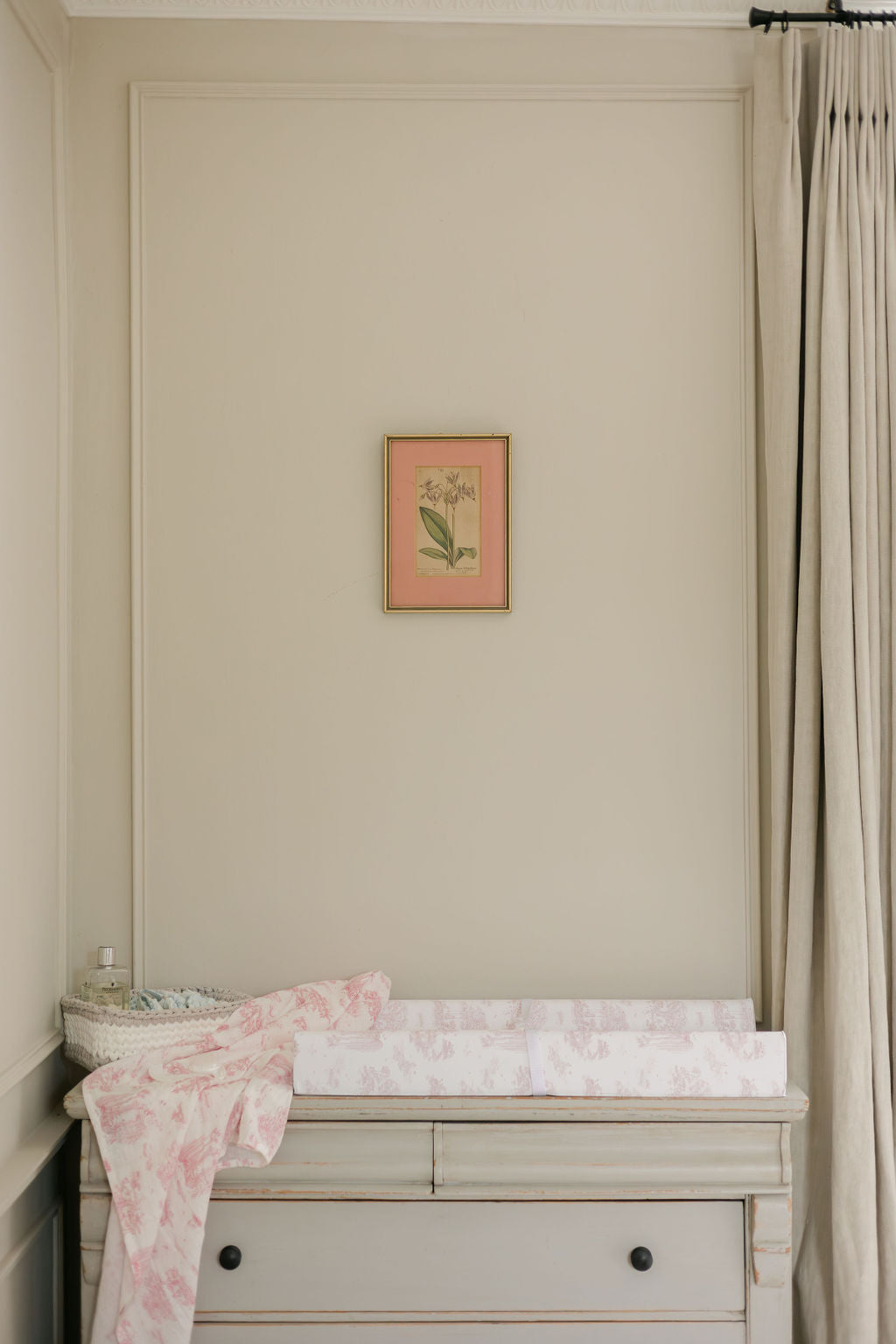 Spring Toile Pink Wipeable Contour Change Pad