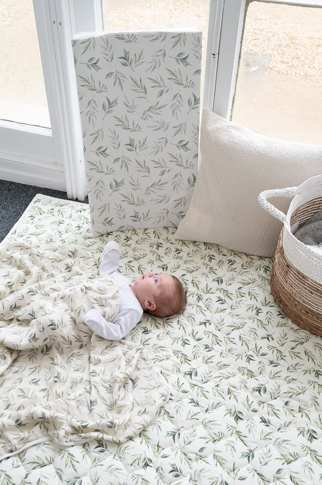 Linen Leaves Green Quilted Playmat