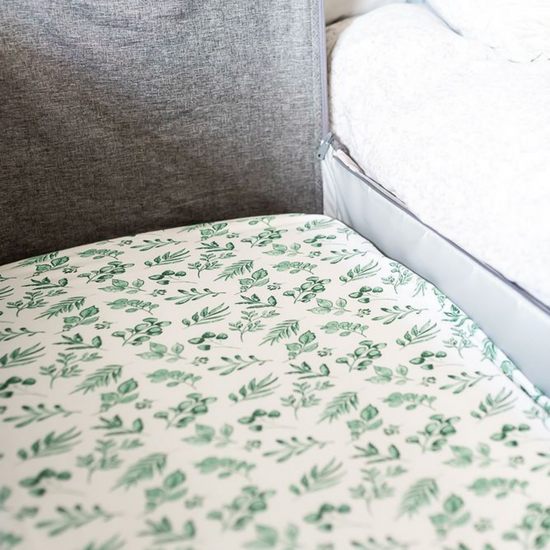 Lovely Leaves Green Change Pad Covers/Bassinet Sheets